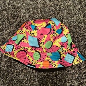 Retro bucket hat